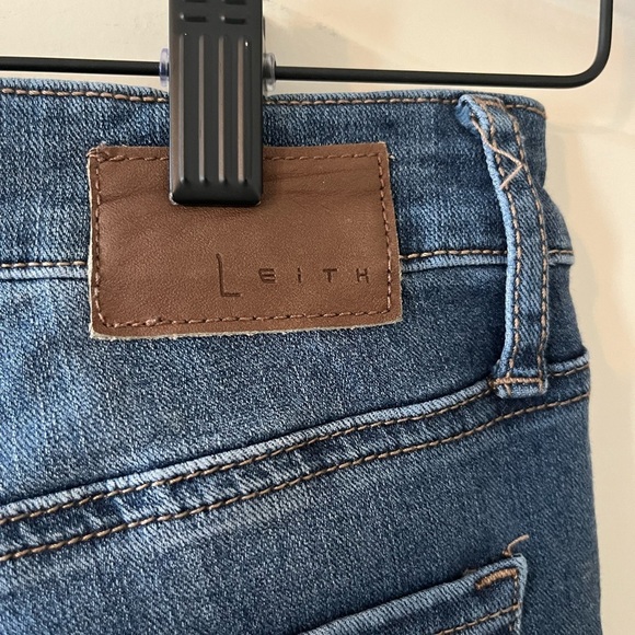 Leith Medium Wash Distressed Ankle Jeans Women’s Size 24 - Picture 4 of 15